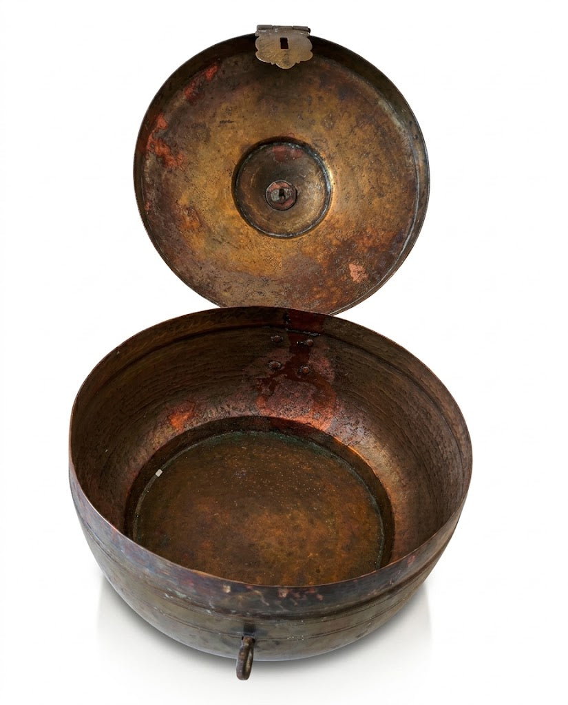Antique Handcrafted Brass Kudda Box with Ring Handle & Latch (25x16 cm)